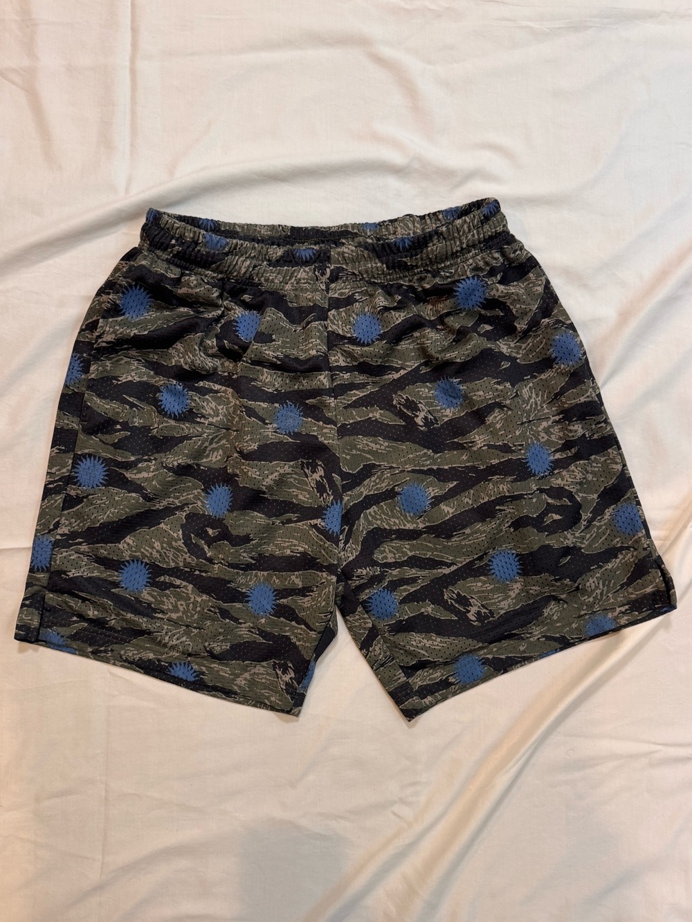 Throwing Fits Pod Shorts - Large